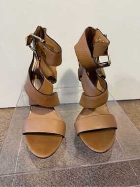 Badgley Mischka Brown Leather Spiral Strap Heels with Gold Buckles size 8